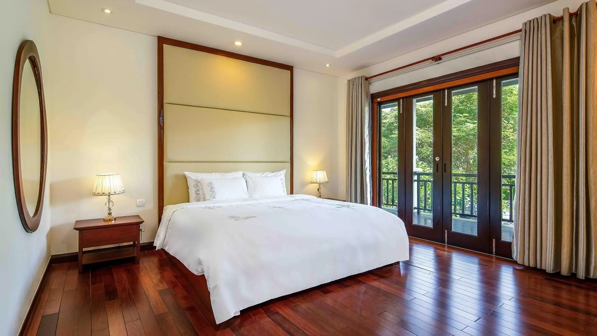 Tropical Pool Villas Da Nang 0*,  Vietnam