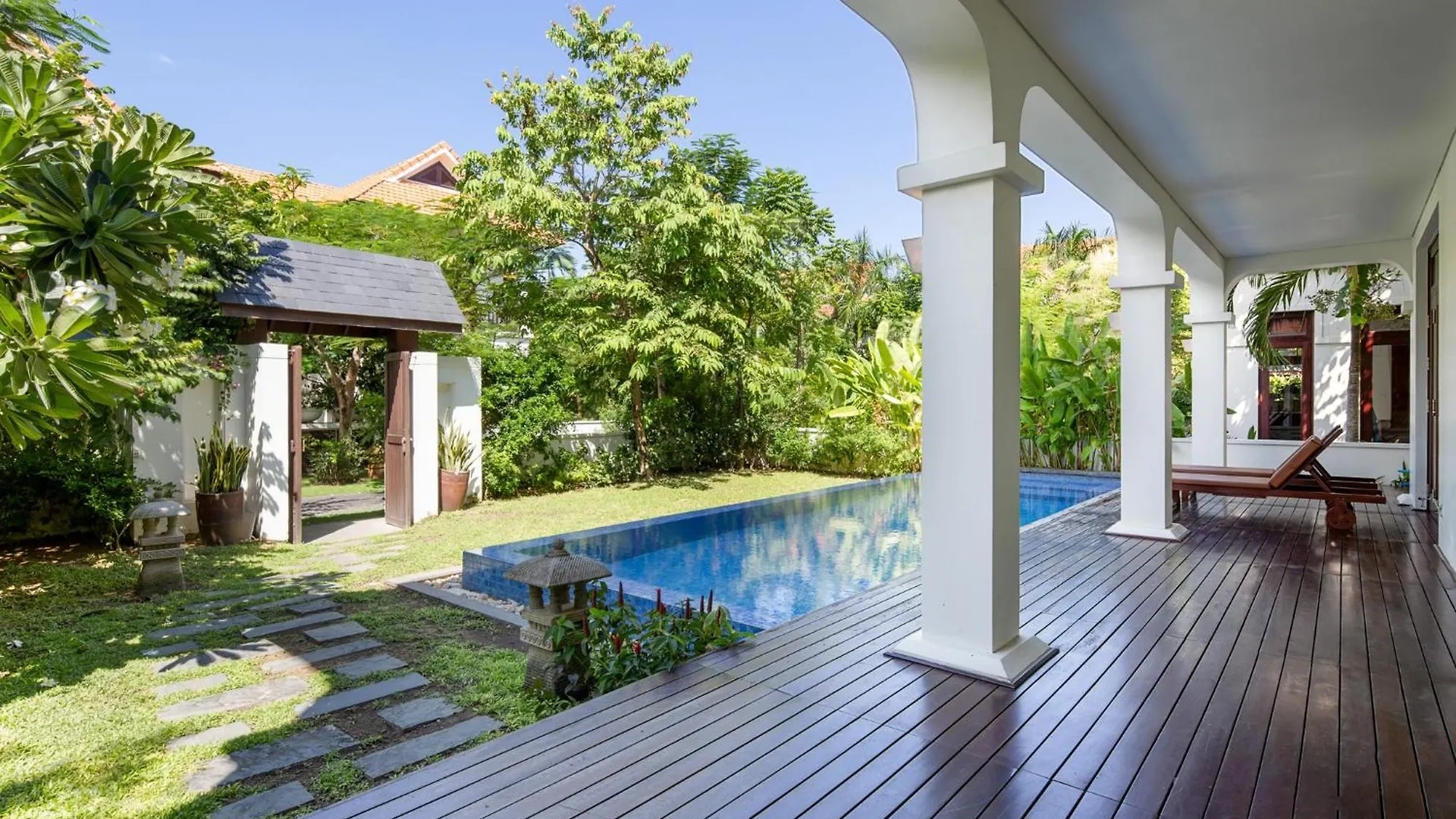 Tropical Pool Villas Da Nang