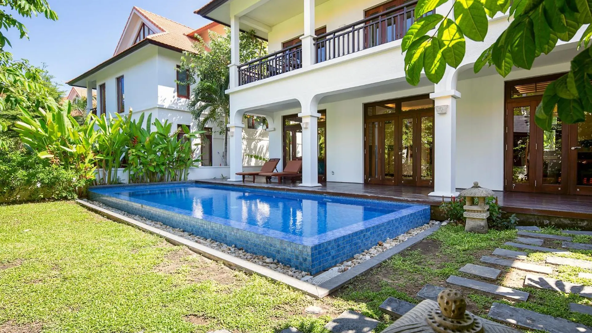 Tropical Pool Villas Da Nang Vietnam